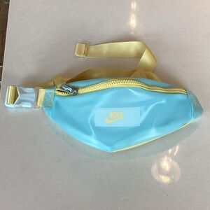 Nike Women's Crossbody Bag in Blue and Yellow